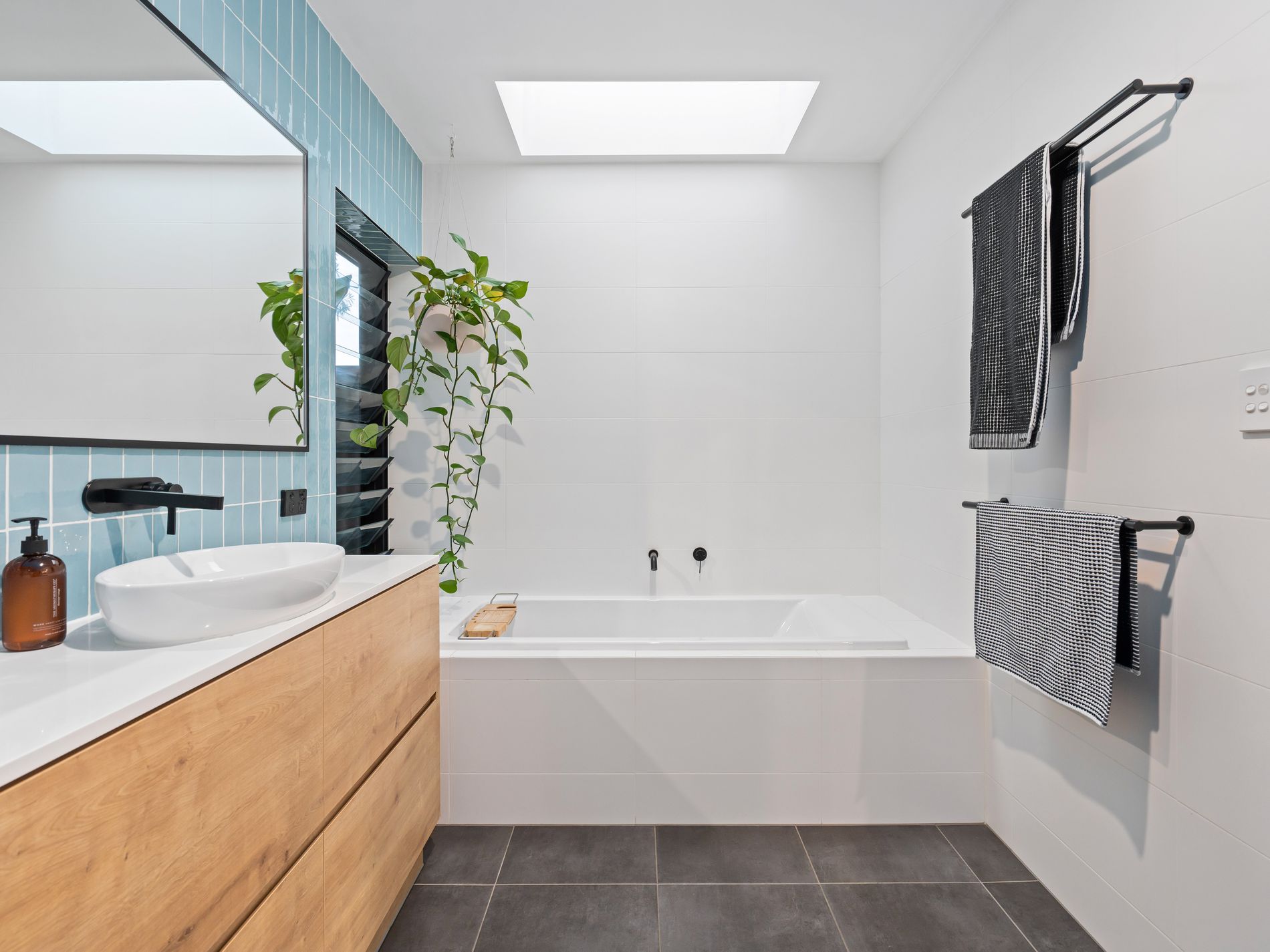 2 Warwick Avenue, North Brighton