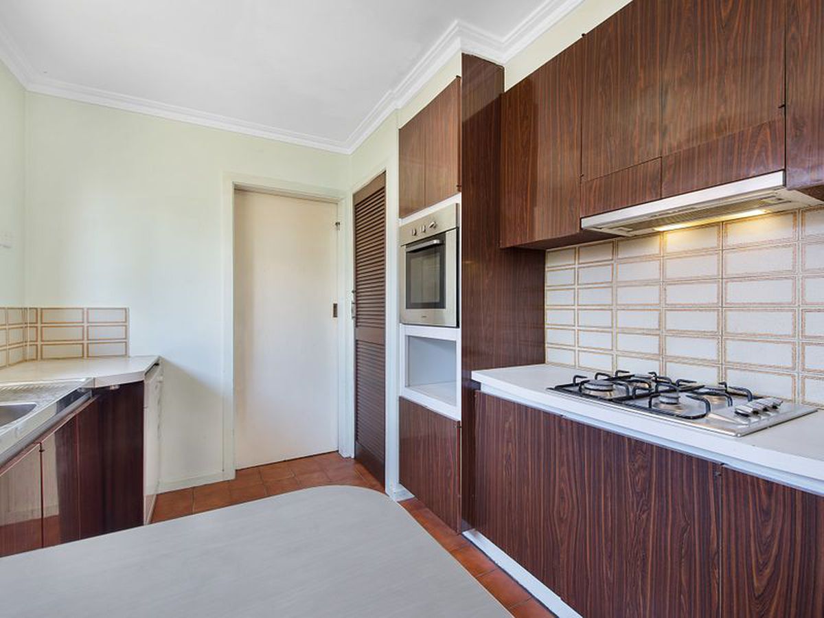 1 / 4 Victor Avenue, Dandenong North