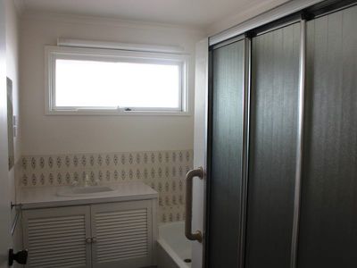 8 Stinton Avenue, Newtown