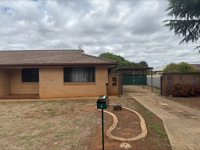 Unit 4 Pindari Place, Parkes