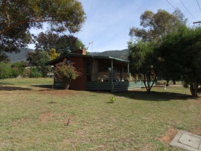 1 Young Crescent, Tawonga South