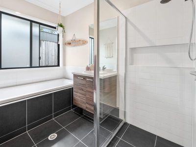 19 Whimbrel Avenue, Upper Coomera