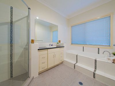 63 Richard Street, Lota