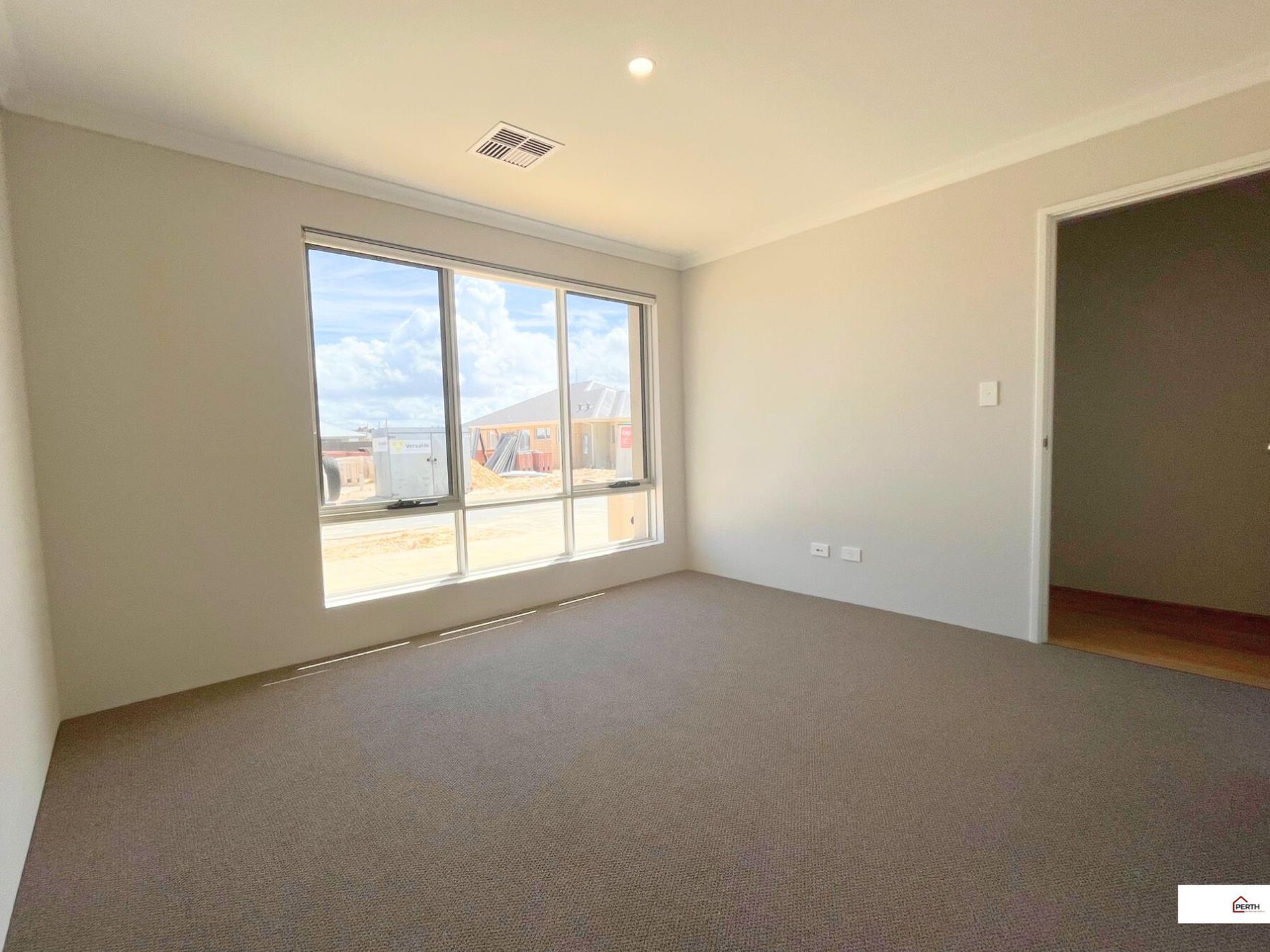 24 Kembla Way, Lakelands