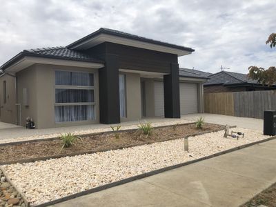6 Snedden Street, Armstrong Creek