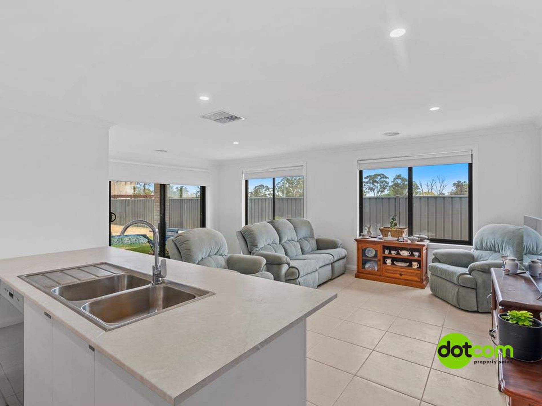 47 Lewis Crescent, Finley