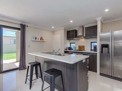 25 Flagtail Outlook, Yanchep
