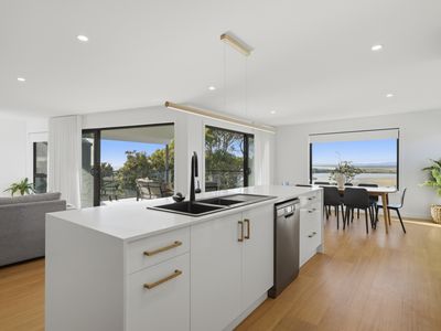 2 / 20B Frances Street, Bridport
