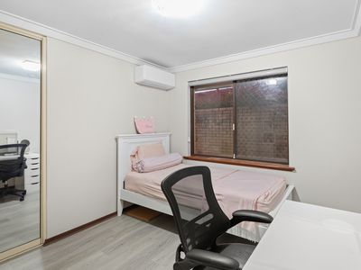 79 Grenadier Drive, Thornlie