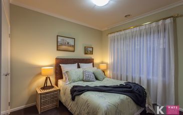11 Huntingdale Street, Officer