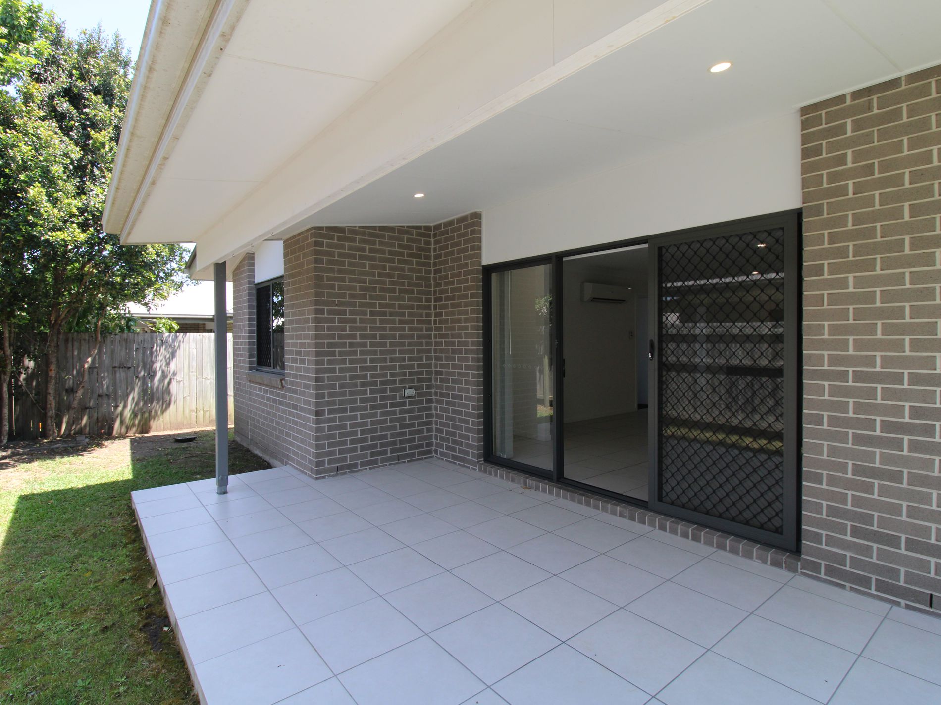 2 / 10 Firestone Avenue, Pimpama