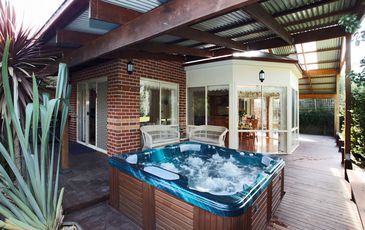 8 Grove Gardens, Berwick