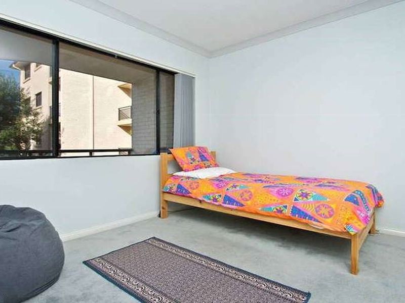8/37-43 Good Street, Westmead