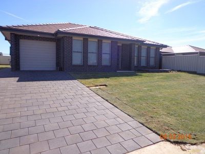 42 Champagne Drive, Dubbo