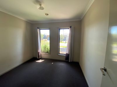 10 Monaro Street, Tarneit