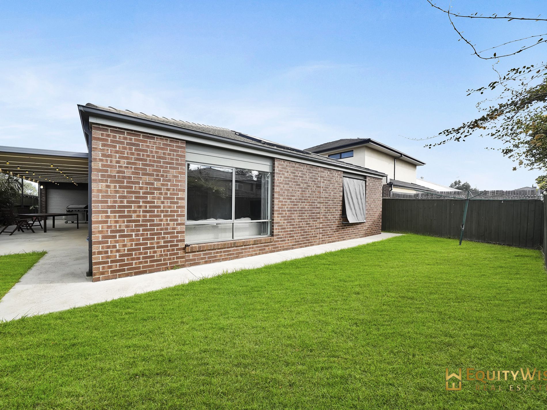 40 Holyoake Parade, Manor Lakes