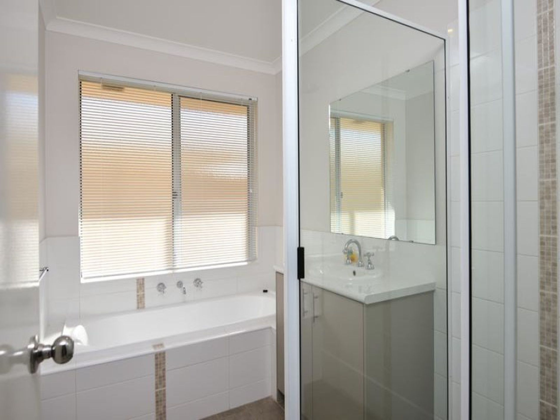 9 Sanders Close, Somerville