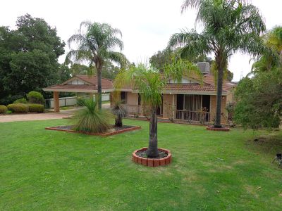 14 Lone Pine Way, Greenmount