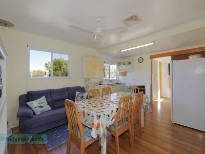 75 Esplanade, Woodgate