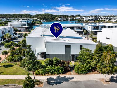 7 Marina Court, Hope Island