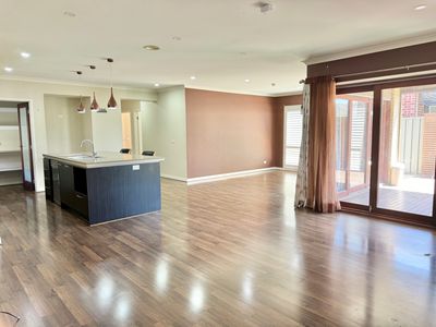 17 Lancewood Road, Manor Lakes