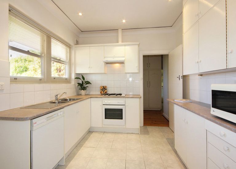 2A Anglesey Avenue, St Georges