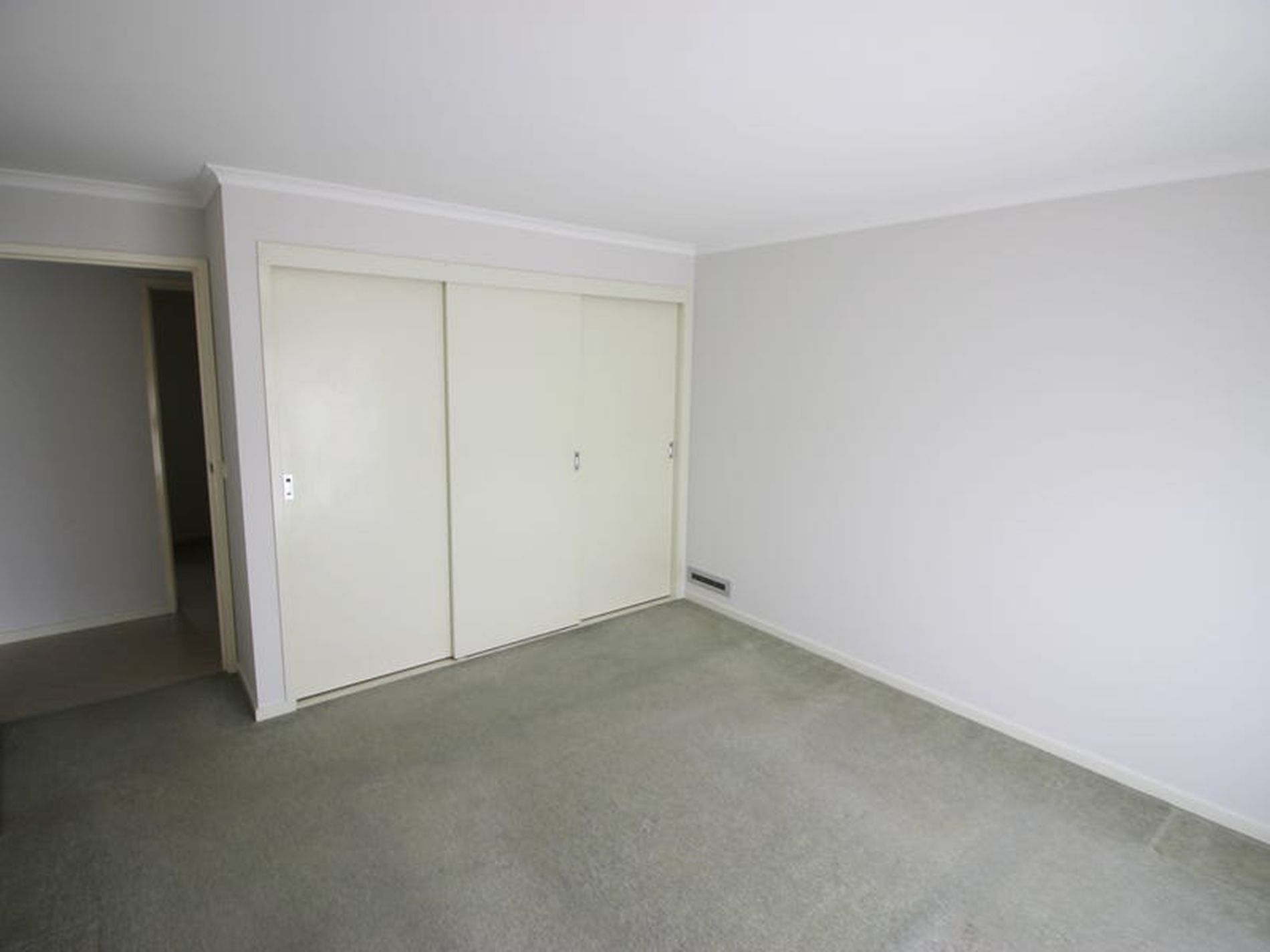 8A Calder Street, Manifold Heights