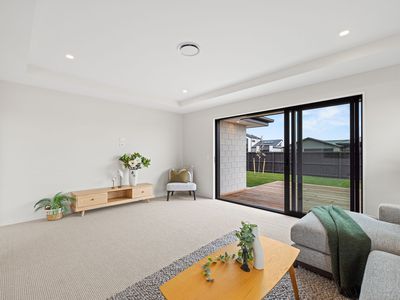 30 Guinevere Drive, Lincoln