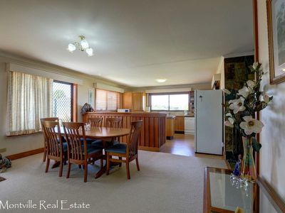 152-166 Western Avenue, Montville