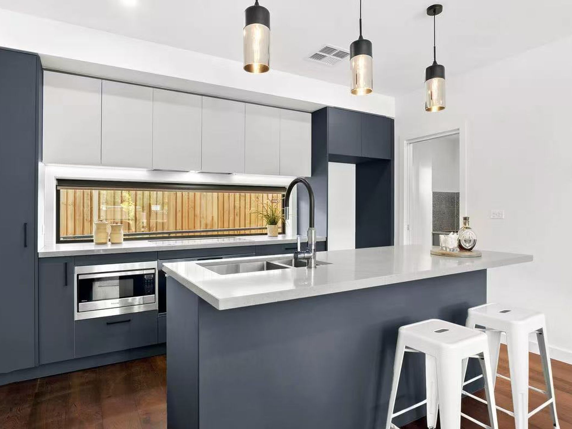 5 / 4 - 6 Coolac Place, Braddon