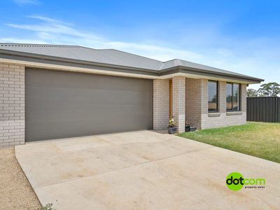 47 Lewis Crescent, Finley
