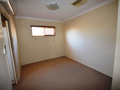 94 Gull Street, Longreach