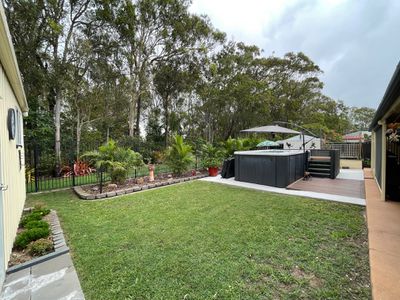 8 Earls Court, Point Vernon