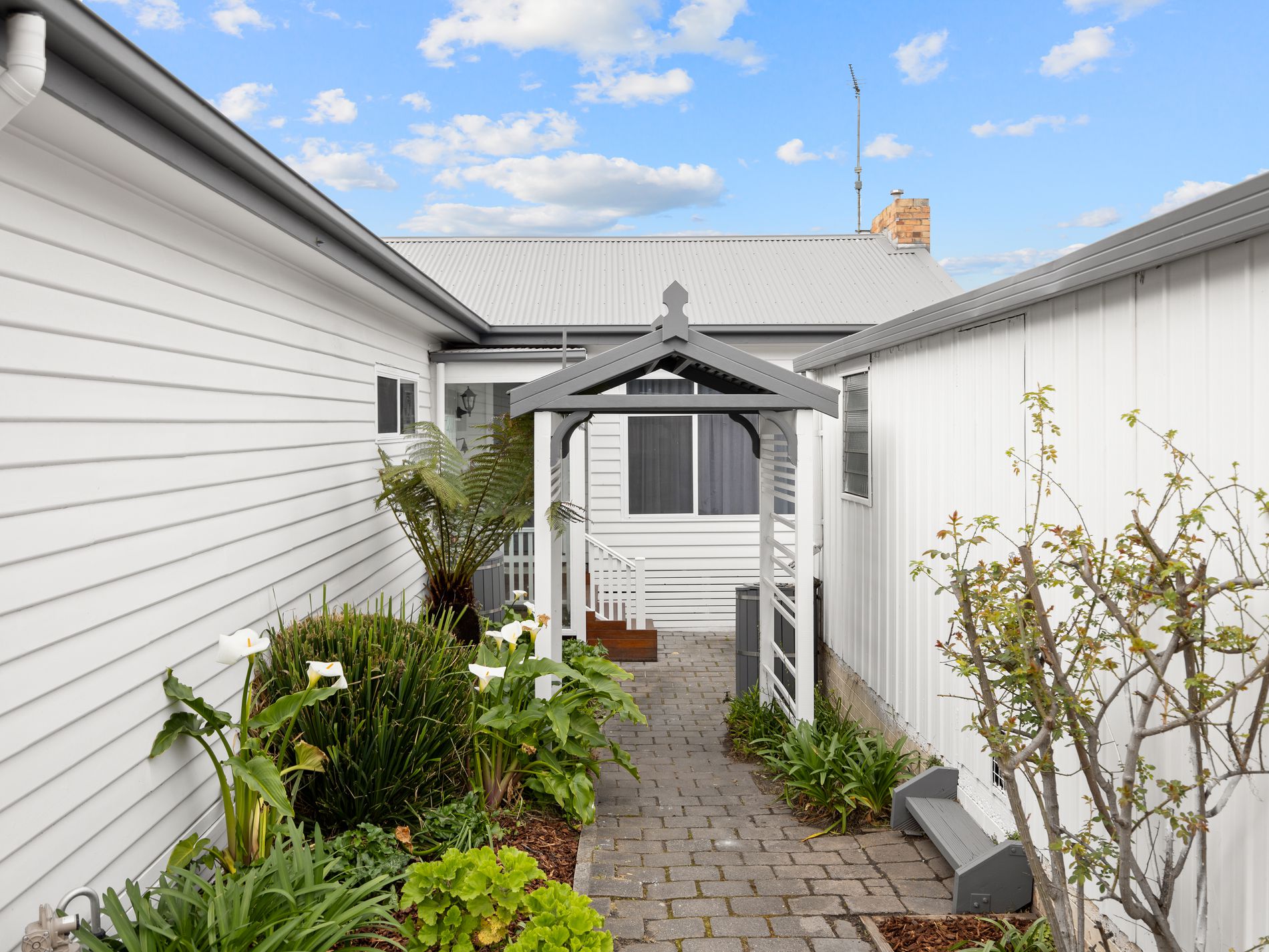 9 Riverview Terrace, Belmont