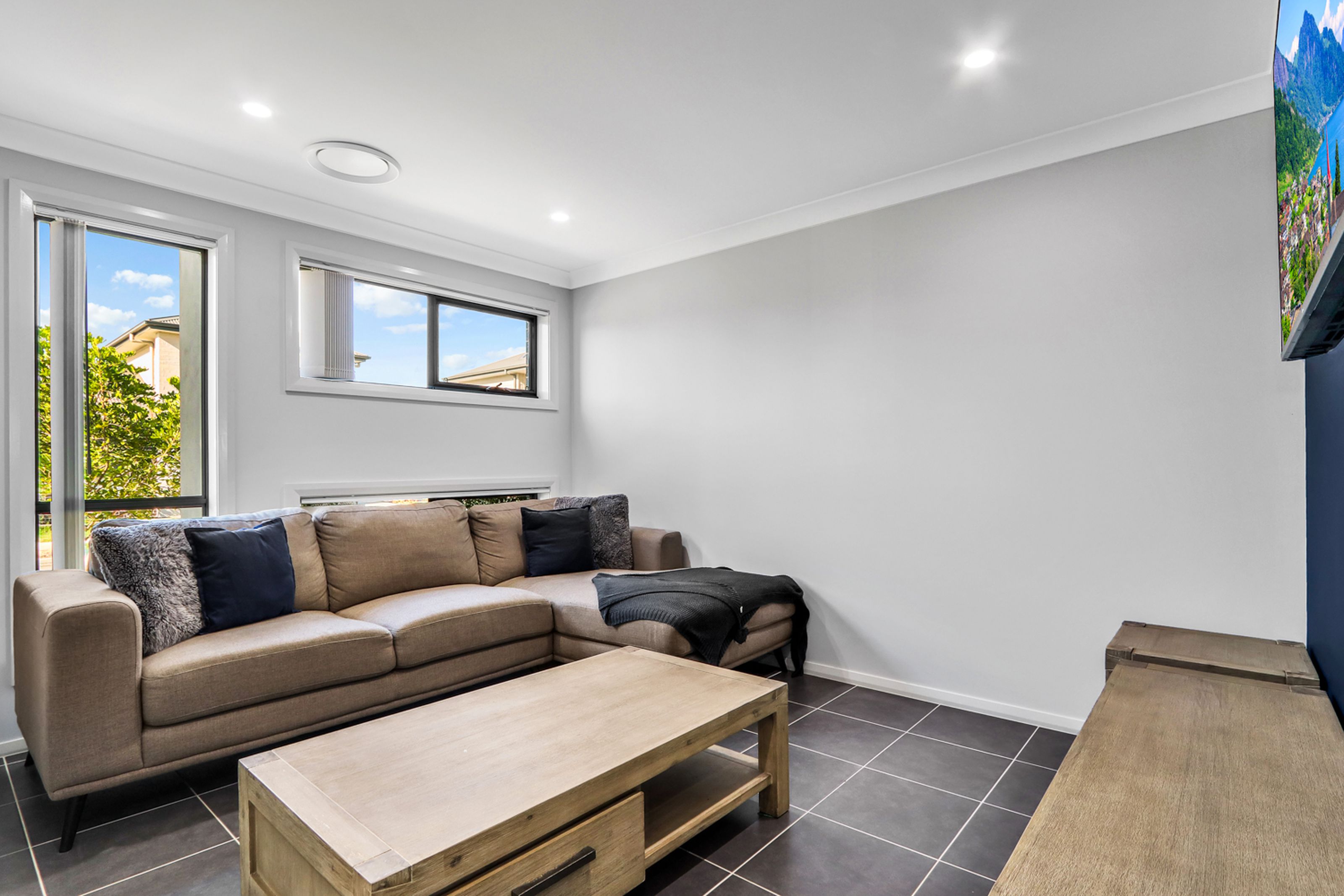7 Barrow Circuit, JORDAN SPRINGS