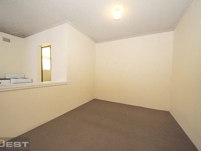 9 / 168 Greenacre Road, Bankstown