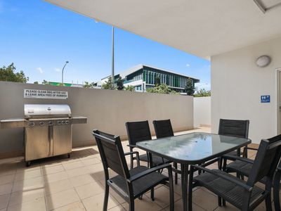 806 / 11 Playfield Street, Chermside