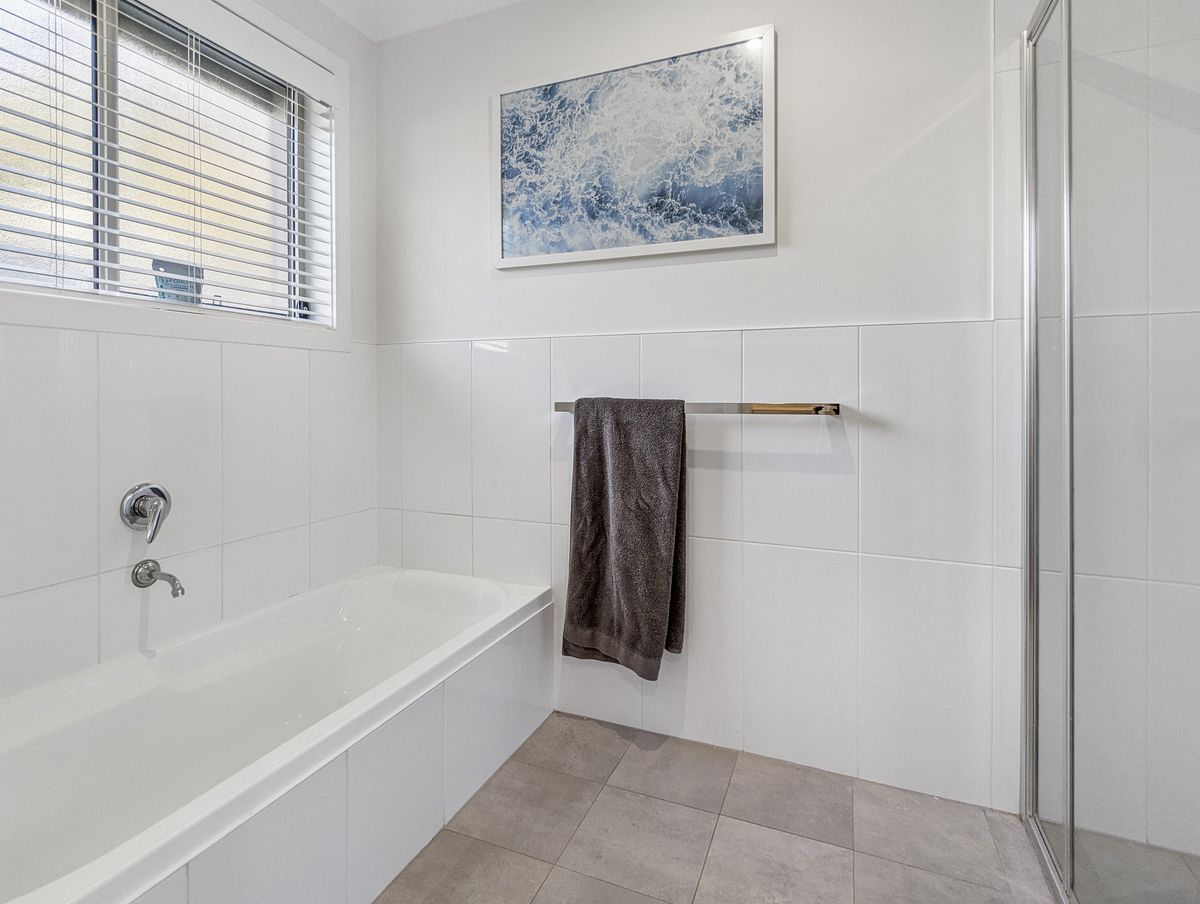 7 Mummaga Lake Drive, Dalmeny