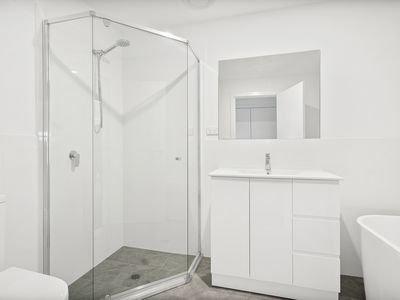 3 / 4 Addison Avenue, Lake Illawarra