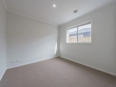 64 Grande Belmond Avenue, Clyde