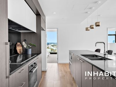2004 / 105 Stirling Street, Perth