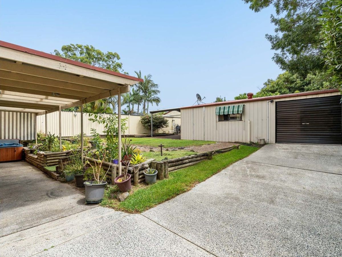 100 Catherine Street, Mannering Park