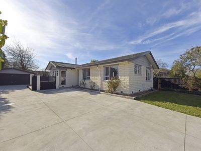 55 Solomon Avenue, Redwood