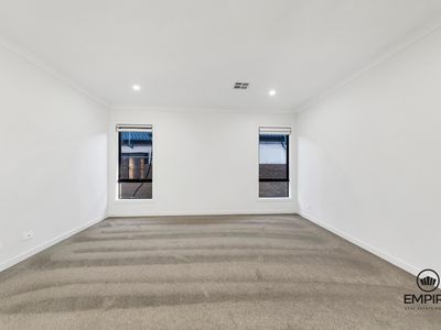 141 Yeungroon Boulevard, Clyde North