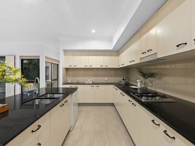 15 Hawksbury Crescent, Wakerley