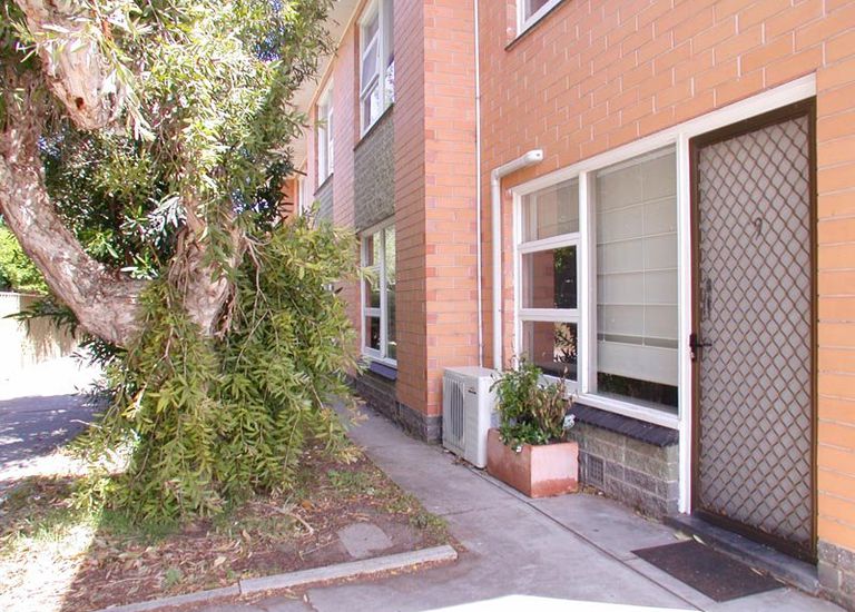 9 / 4 Keen Avenue, Glenelg East