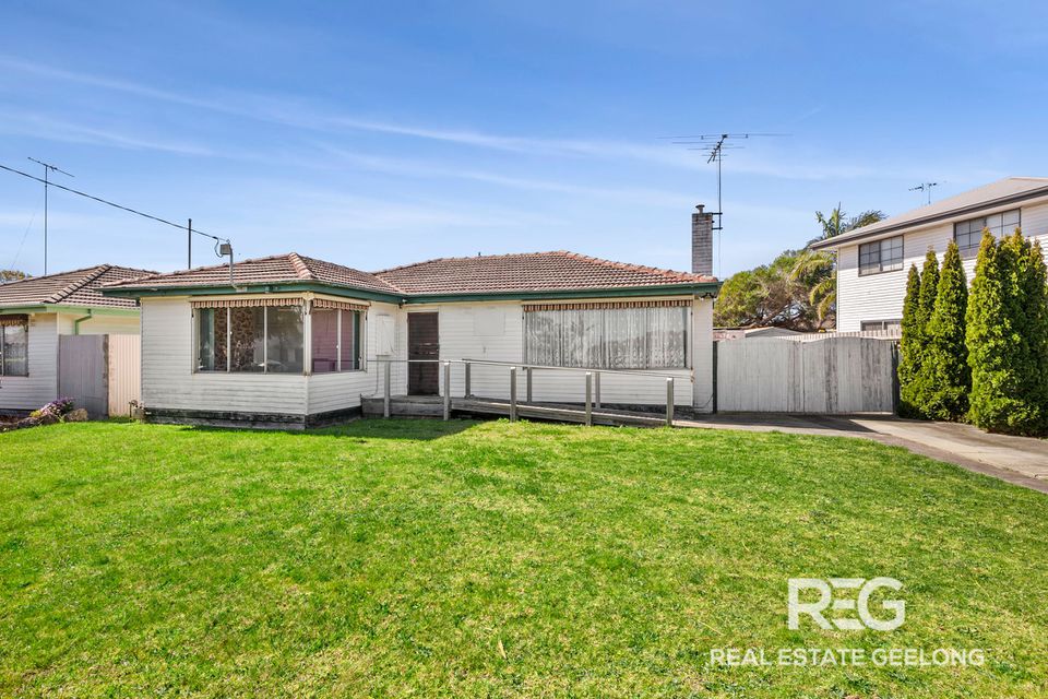 11 Carinya Avenue, Newcomb