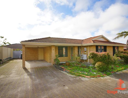 Spacious 3x1 Villa in a Quiet Complex – Prime Queens Park Location!