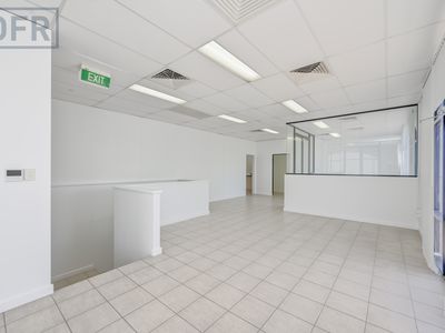 1 / 34 Barberry Way, Bibra Lake
