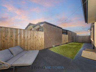 8 Repartee Street, Tarneit